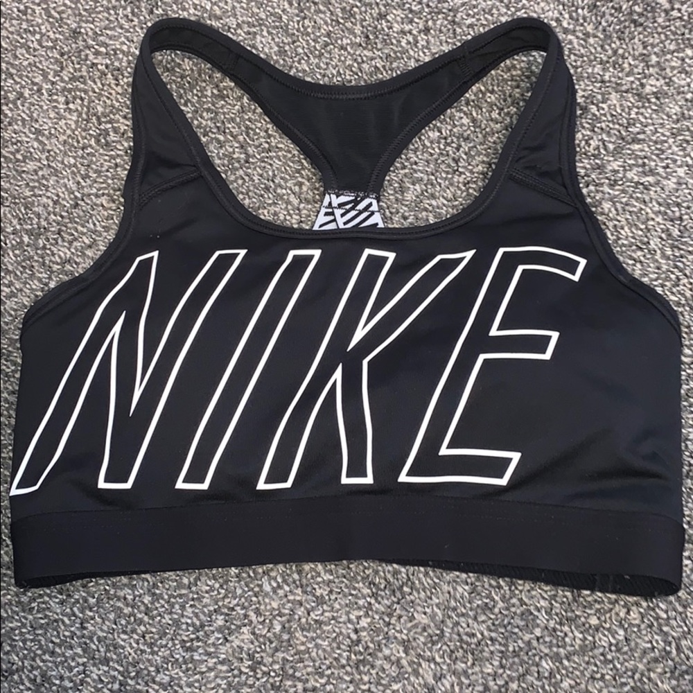 sports bra